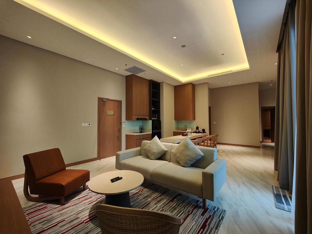 Ra Suites Simatupang Jakarta Eksteriør billede